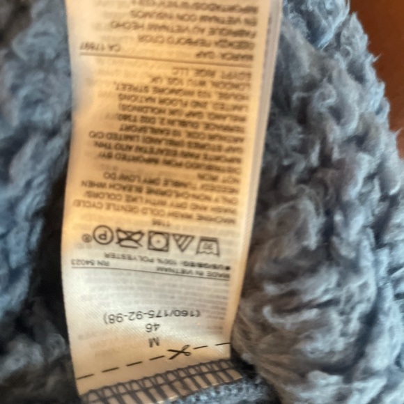 NWT GAP BLUE Sherpa Sweater 100% polyester size medium - Picture 7 of 8